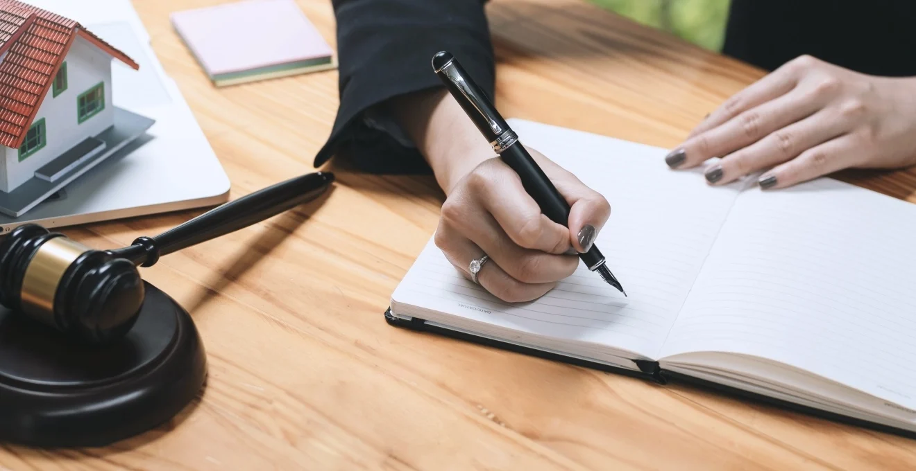 quels-documents-un-notaire-verifie-avant-de-finaliser-la-vente-d-un-appartement