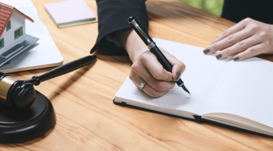 quels-documents-un-notaire-verifie-avant-de-finaliser-la-vente-d-un-appartement